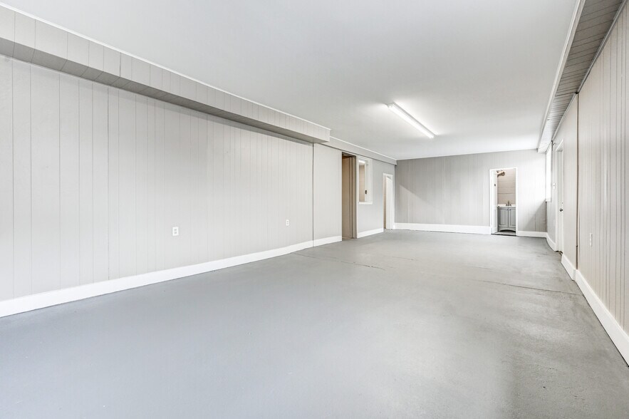 More Photos Of 9090 Frederick Rd, Ellicott City Storefront Retail Residential For Lease