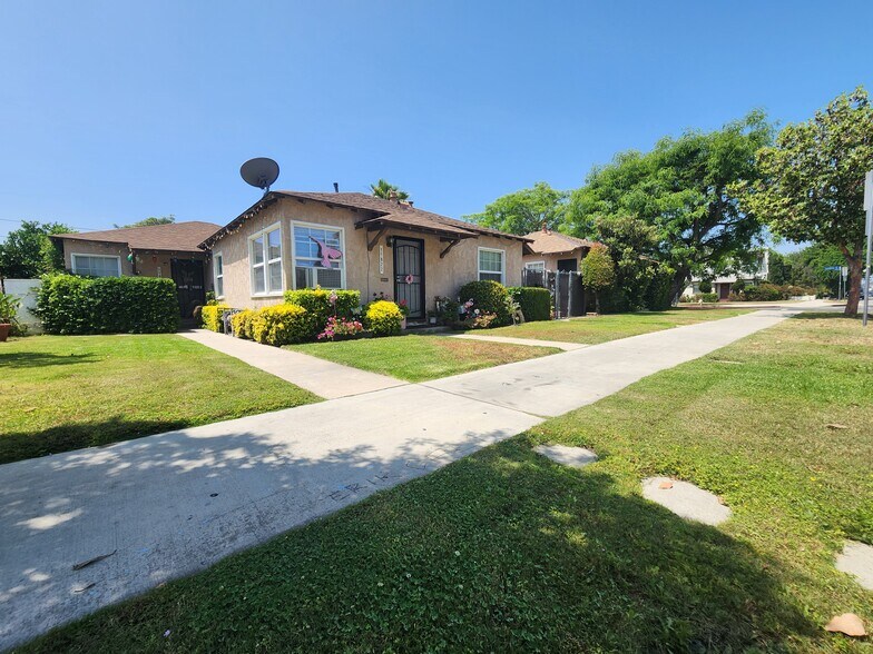 More Photos Of 11820-11824 Victory Blvd, North Hollywood Apartments For Sale