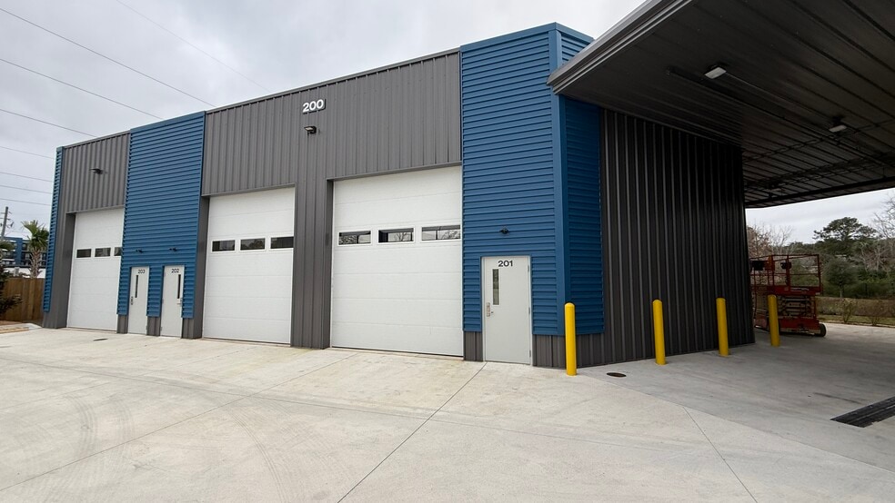 More Photos Of 2790 Mayport Rd, Jacksonville Warehouse For Sale