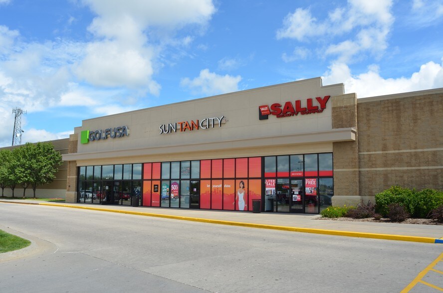 More Photos Of 206 Wilmar Ave, Grand Island General Retail For Lease