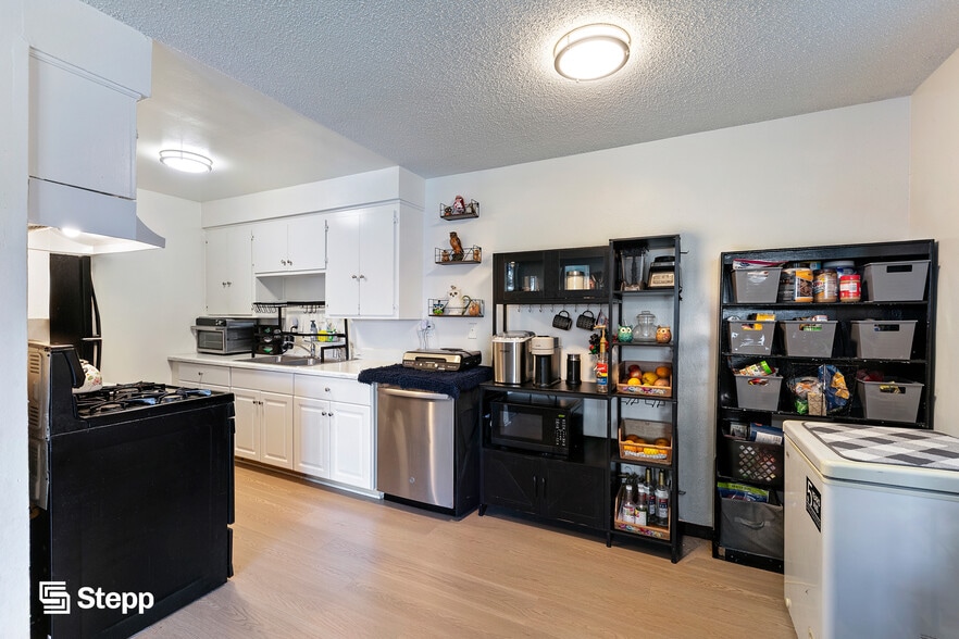 More Photos Of 1153-1161 Magnolia Ave, Long Beach Apartments For Sale