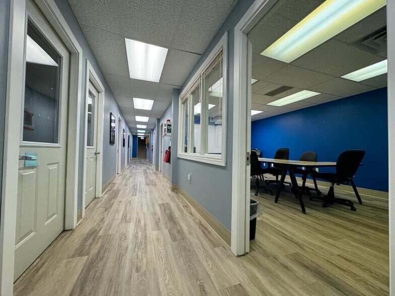 More Photos Of 7 E Water St, Little Curren Storefront Retail Residential For Sale
