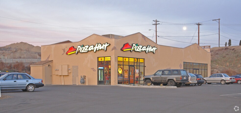 More Photos Of 823 Zillah West Rd, Zillah Freestanding For Lease