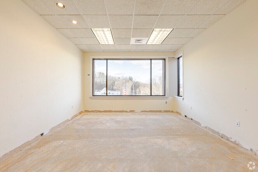 More Photos Of 22 Waterville Rd, Avon Medical For Sale