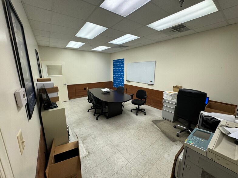 More Photos Of 109 Gelo Rd, Rocky Mount Manufacturing For Lease