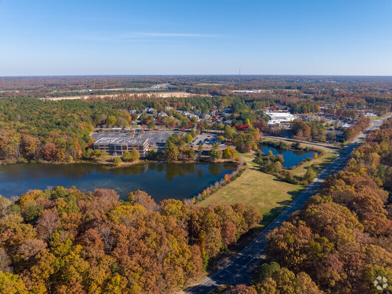 More Photos Of 2820 Waterford Lake Dr, Midlothian Office For Lease