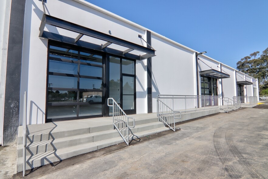 More Photos Of 3860 E Main St, Ventura Freestanding For Lease