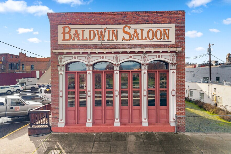 Primary Photo Of 205 Court St, The Dalles Restaurant For Sale