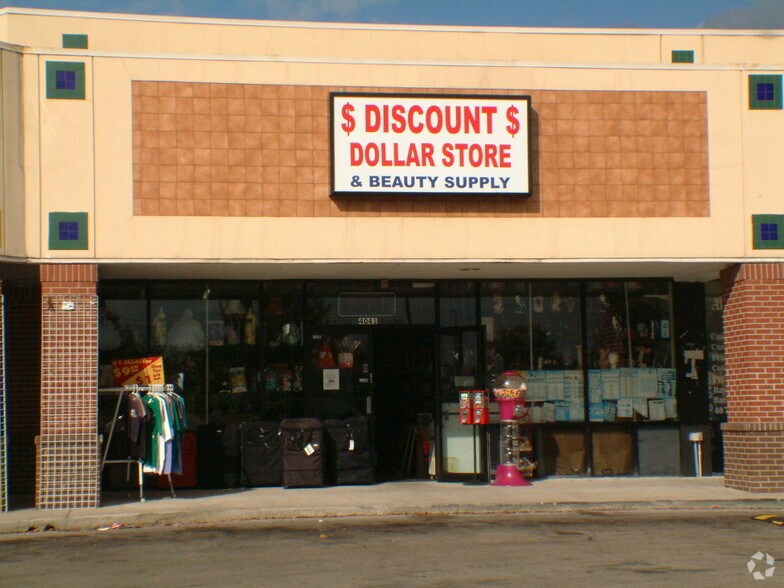 More Photos Of 4015-4083 W Oak Ridge Rd, Orlando Unknown For Lease