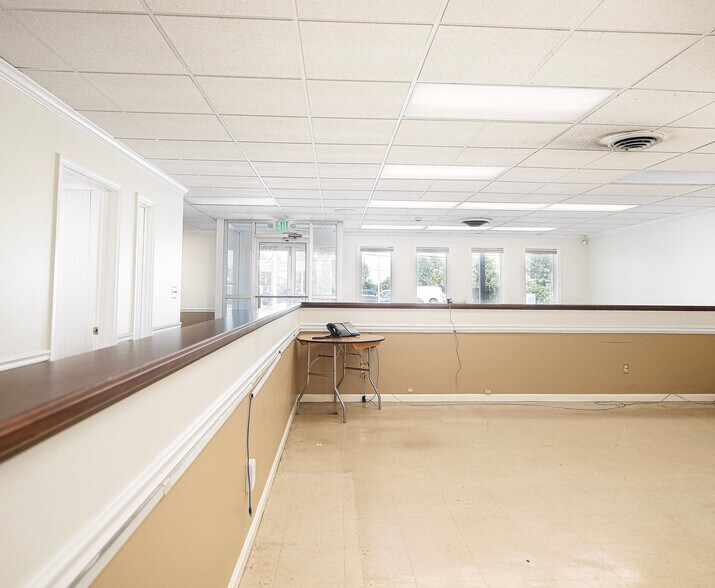 More Photos Of 6412-6418 Frankford Ave, Baltimore Warehouse For Lease