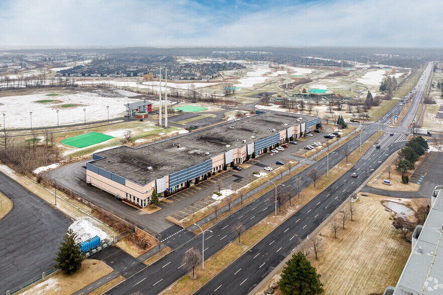 More Photos Of 2600 Boul Jacques-Cartier E, Longueuil Industrial For Lease