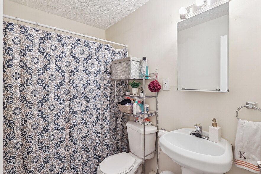 More Photos Of 147 Chestnut St, Roselle Park Storefront Retail Residential For Sale