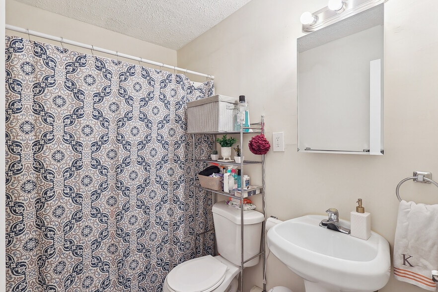 More Photos Of 147 Chestnut St, Roselle Park Storefront Retail Residential For Sale