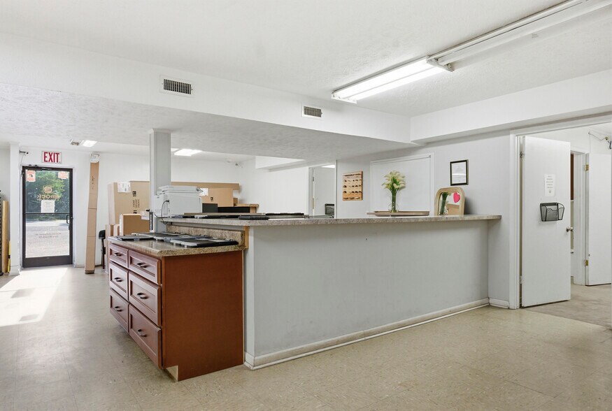 More Photos Of 2321 Hope Mills Rd, Fayetteville Unknown For Lease