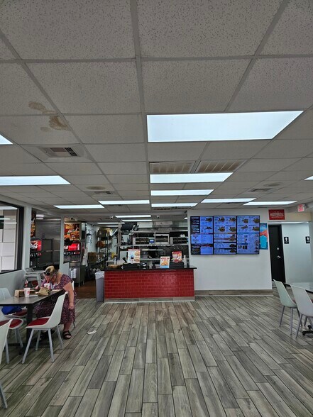 More Photos Of 405 E Florence Blvd, Casa Grande Fast Food For Sale