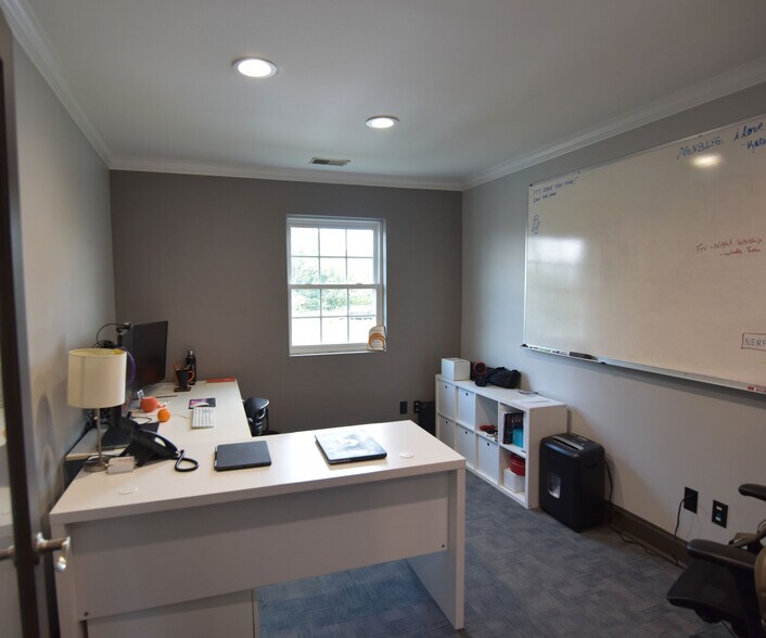 More Photos Of 2702 Greystone Rd, Nashville Office For Lease