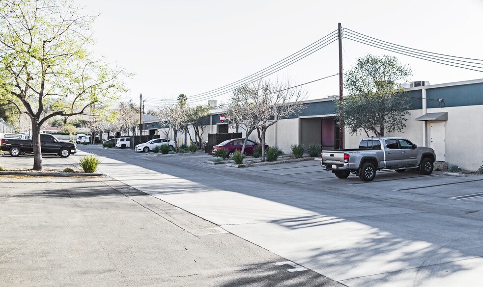 More Photos Of 12701 Van Nuys Blvd, Pacoima Warehouse For Lease