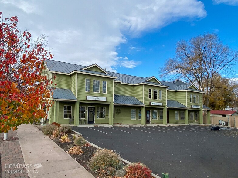 More Photos Of 755 SW 7th St, Redmond Office For Lease