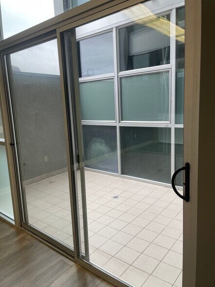 More Photos Of 2332 Cotner Ave, Los Angeles Loft Creative Space For Lease