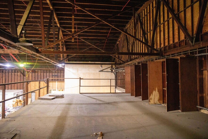 More Photos Of 8506 Potts Ln, Seaford Manufacturing For Lease