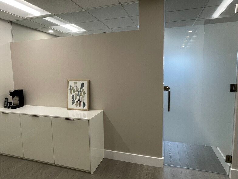 More Photos Of 2455 E Sunrise Blvd, Fort Lauderdale Loft Creative Space For Sale