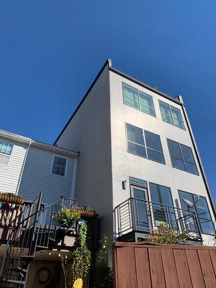 More Photos Of , Washington Multifamily For Sale