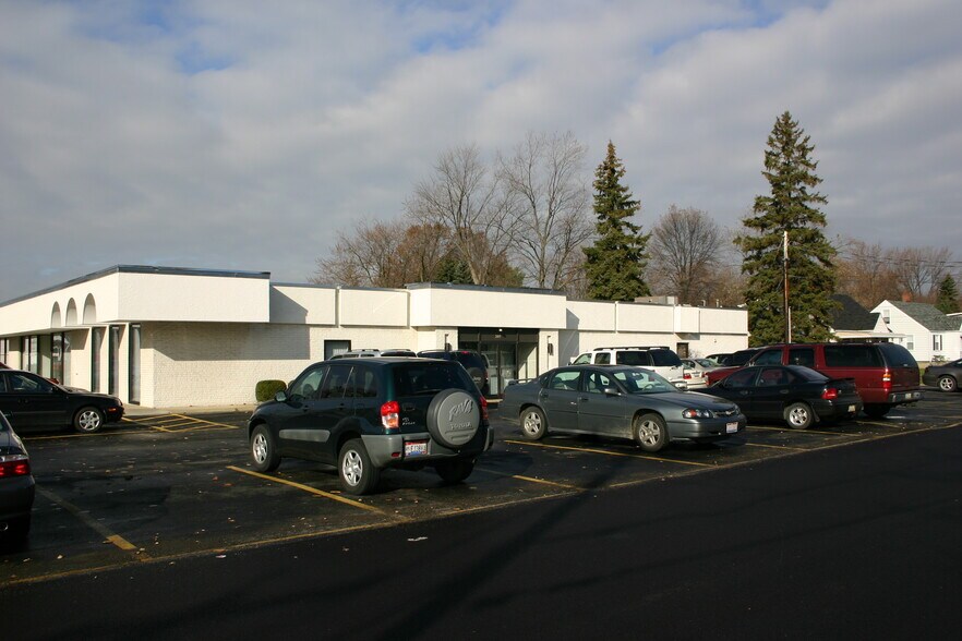 More Photos Of 397 Churchilll Hubbard Rd, Youngstown Office For Lease