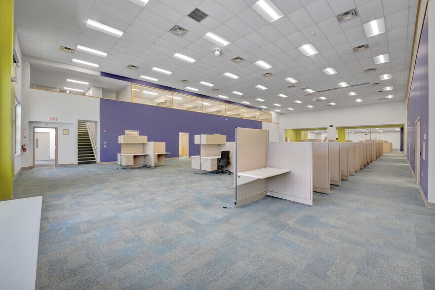 More Photos Of 26 Steele Ave, Arcade Office For Lease