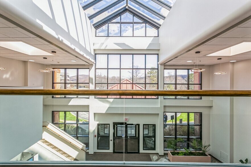 More Photos Of 400 Westage Business Center Dr, Fishkill Medical For Lease