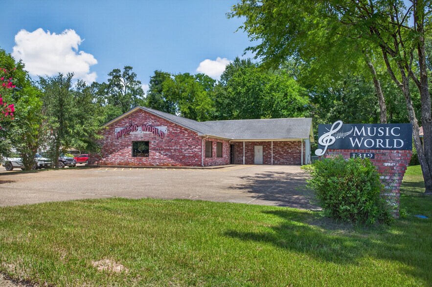 Primary Photo Of 1319 S John Redditt Dr, Lufkin Office For Sale