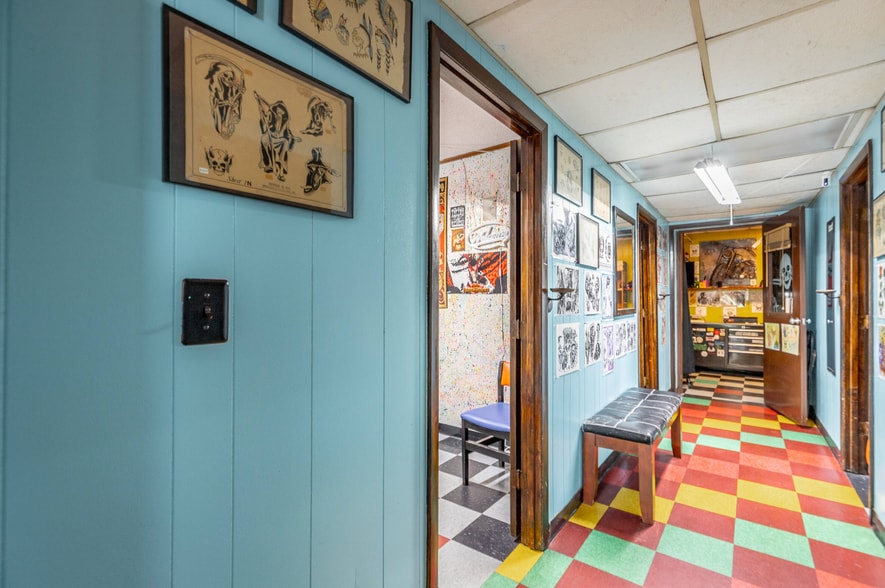 More Photos Of 605 Cherokee Blvd, Chattanooga Storefront Retail Residential For Sale