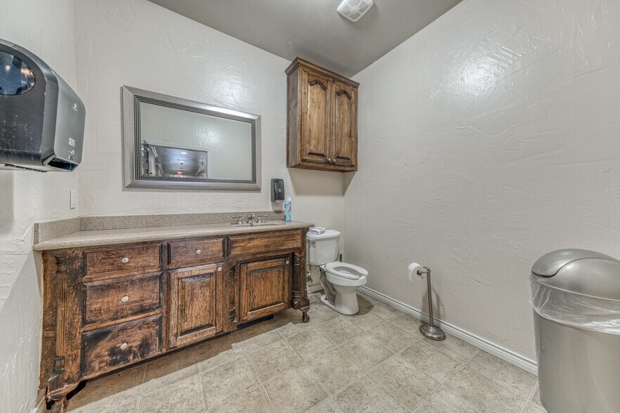 More Photos Of 301 Center Court Dr, Bridgeport Warehouse For Sale