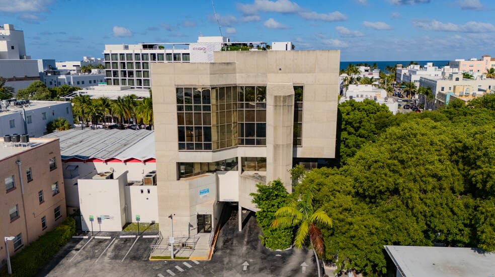 More Photos Of 930 Washington Ave, Miami Beach Office For Lease