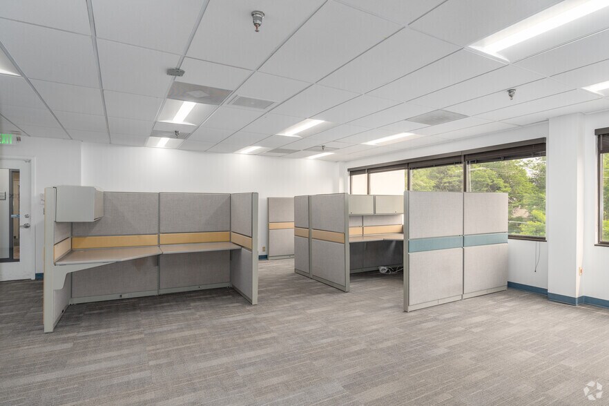 More Photos Of 2219 York Rd, Timonium Medical For Lease