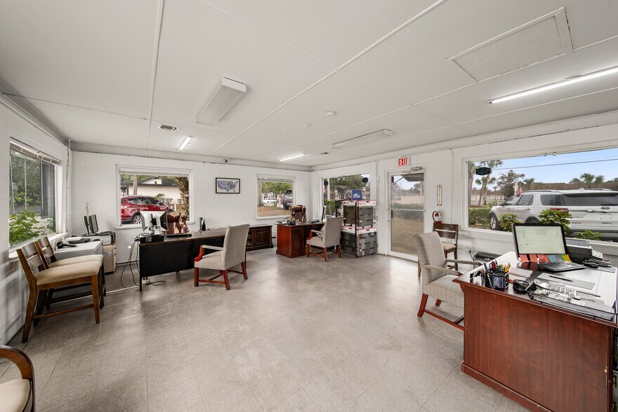 More Photos Of 1421 Griffin Rd, Leesburg Freestanding For Sale