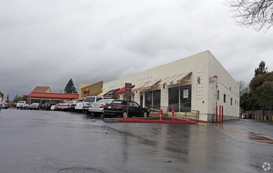 More Photos Of 3600-4020 Bel Aire Plz, Napa Unknown For Lease