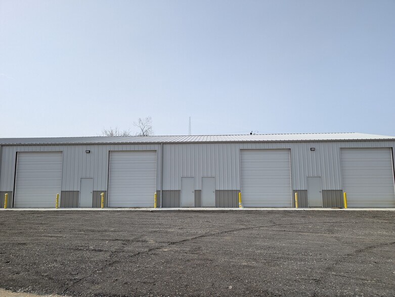 More Photos Of 7050 S FM 730, Azle Warehouse For Lease