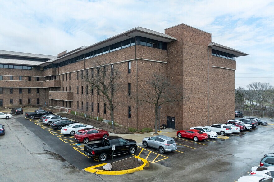 More Photos Of 4415 W Harrison St, Hillside Office For Lease