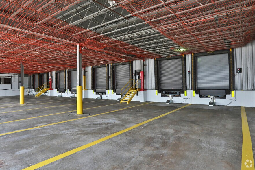 More Photos Of 1550 Wrightsboro Rd, Augusta Manufacturing For Lease