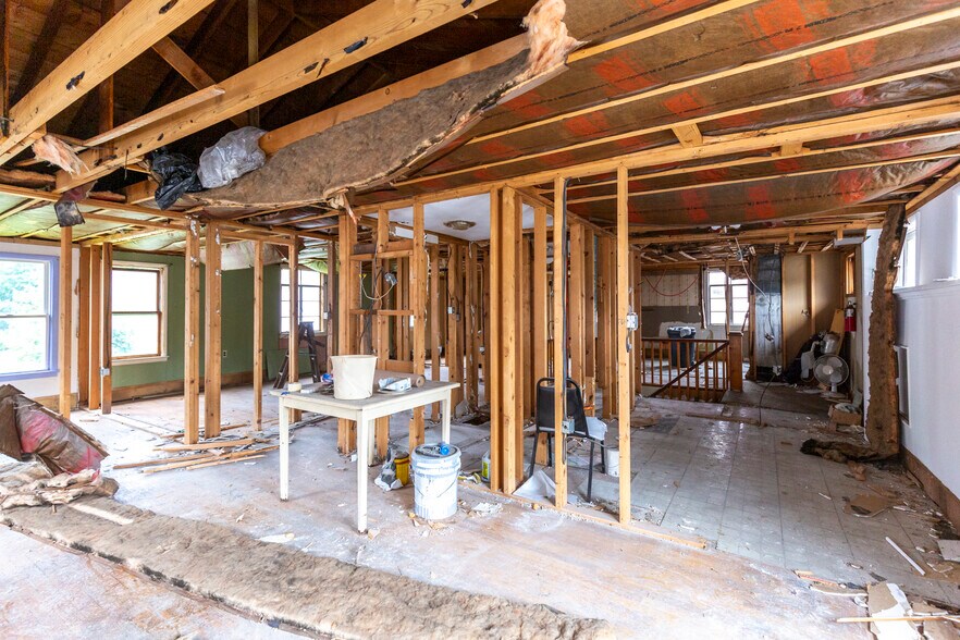 More Photos Of 23 E Main St, Hancock Restaurant For Sale