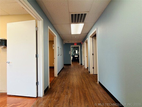 More Photos Of 1002 E Cherry St, Cushing Medical For Sale