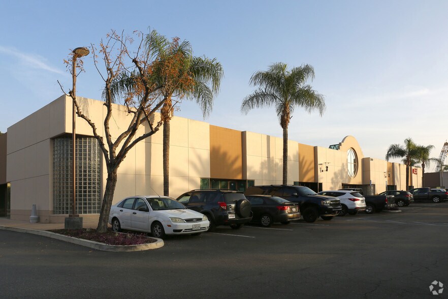 More Photos Of 2020 Iowa Ave, Riverside Office For Lease