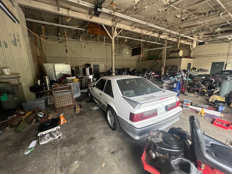 More Photos Of 2307 S Boston Rd, Danville Flex For Sale