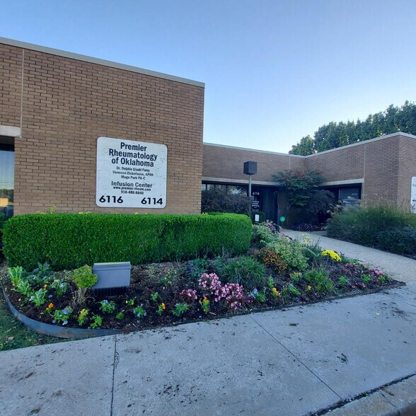 More Photos Of 6112-6122 E 61st St, Tulsa Medical For Sale