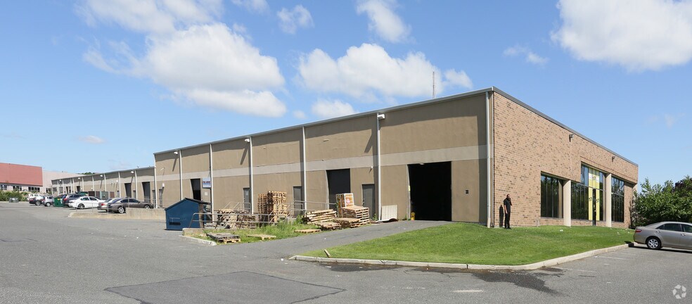 More Photos Of 20-36 Central Ave, Hauppauge Light Manufacturing For Lease