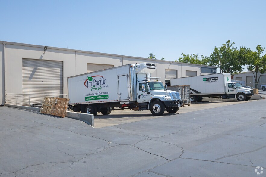 More Photos Of 1650 Bell Ave, Sacramento Warehouse For Lease