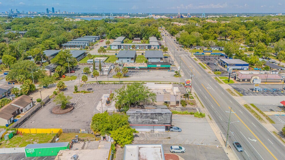 More Photos Of 5940 Merrill Rd, Jacksonville Storefront For Sale