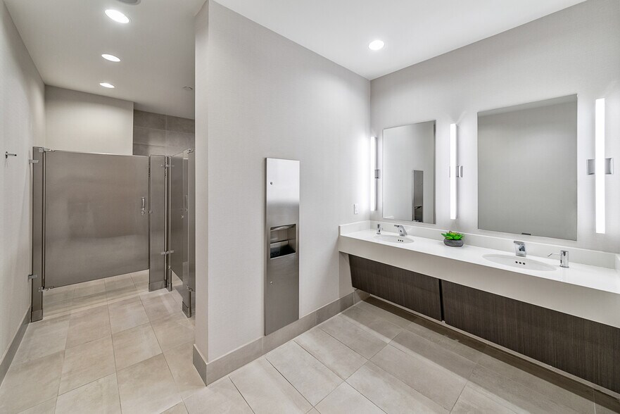 More Photos Of 3890 W Northwest Hwy, Dallas Office For Lease