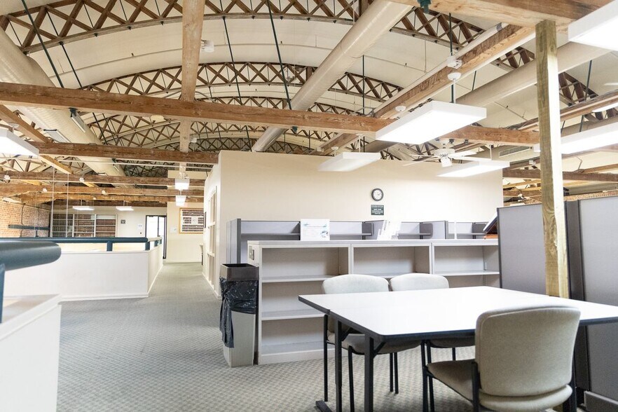 More Photos Of 81 Mary St, Charleston Office For Lease