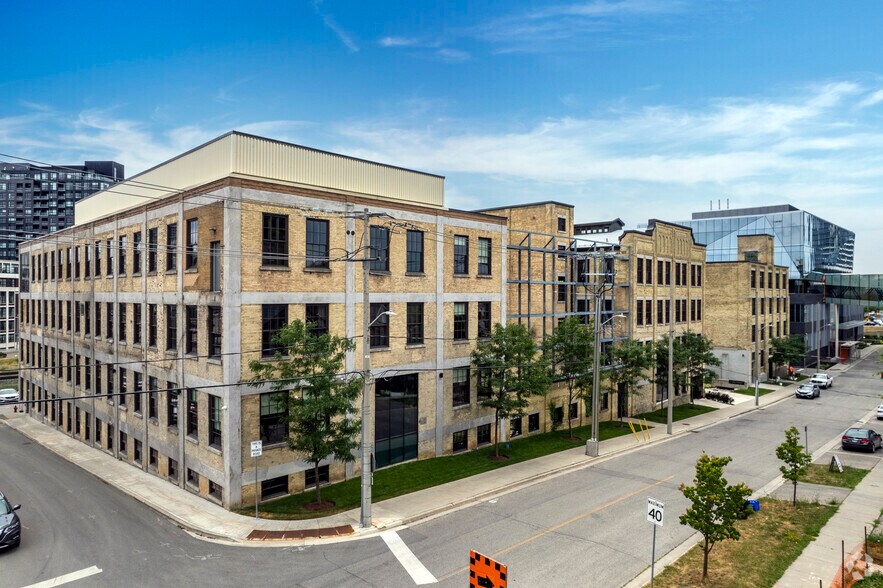 More Photos Of 51 Breithaupt St, Kitchener Office For Lease